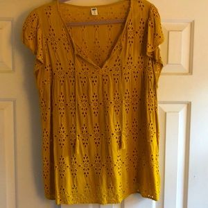 Mustard yellow eyelet top in Good condition